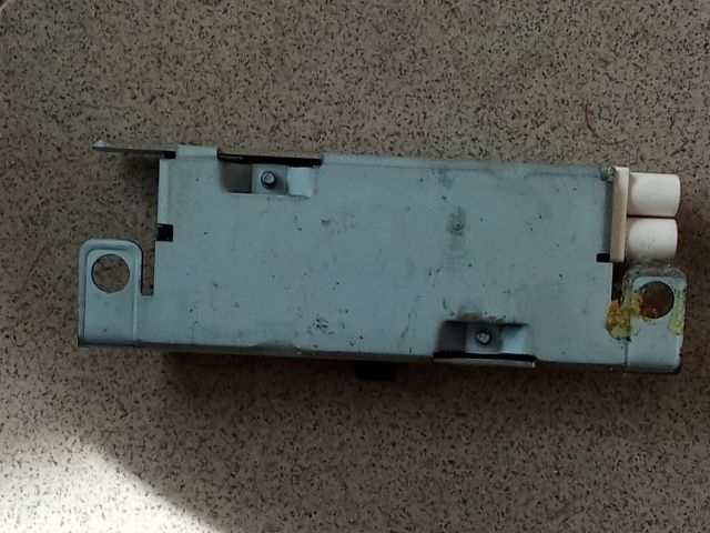 bontott AUDI A4 B8 Antenna Erősítő