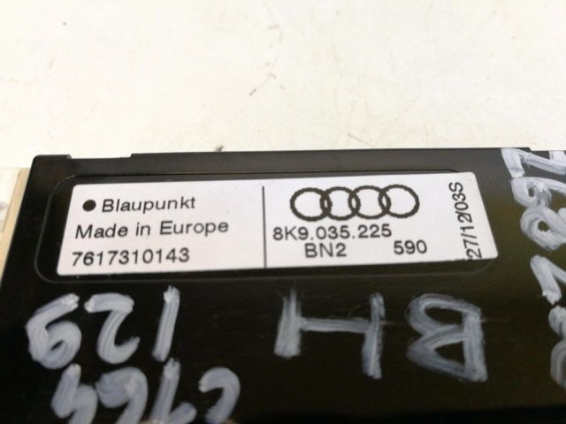 bontott AUDI A4 B8 Antenna Erősítő