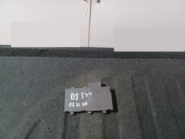 bontott AUDI A4 B8 Antenna Erősítő