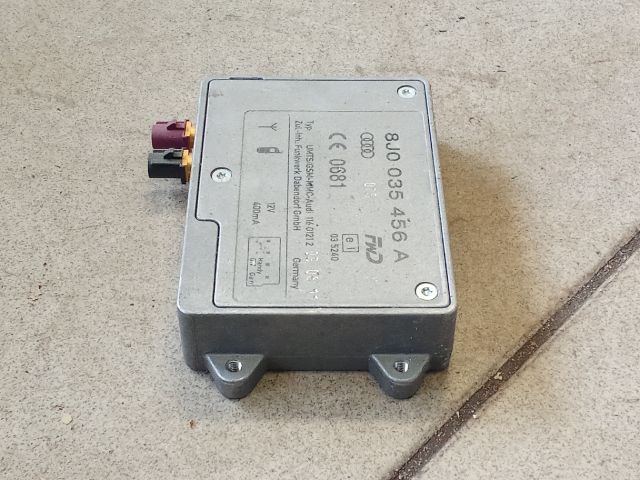 bontott AUDI A4 B8 Antenna Erősítő