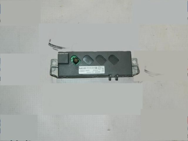 bontott AUDI A4 B8 Antenna Erősítő