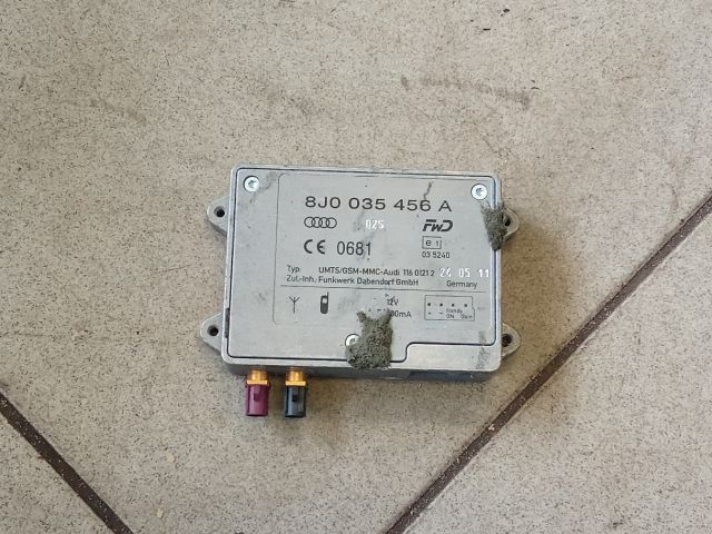 bontott AUDI A4 B8 Antenna Erősítő