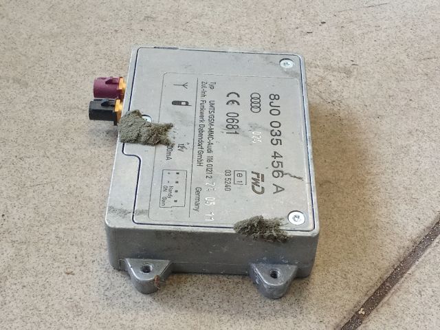 bontott AUDI A4 B8 Antenna Erősítő