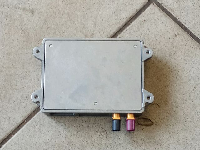 bontott AUDI A4 B8 Antenna Erősítő