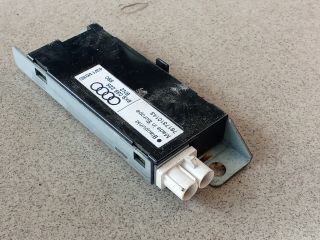 bontott AUDI A4 B8 Antenna Erősítő