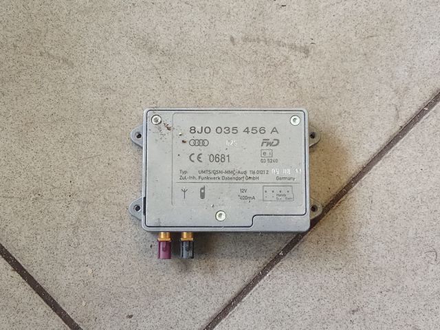 bontott AUDI A4 B8 Antenna Erősítő