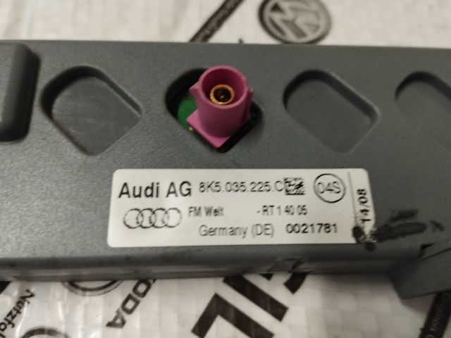 bontott AUDI A4 B8 Antenna Erősítő