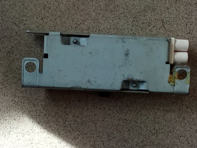 bontott AUDI A4 B8 Antenna Erősítő