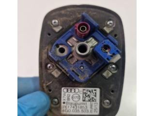 bontott AUDI A4 B8 Antenna