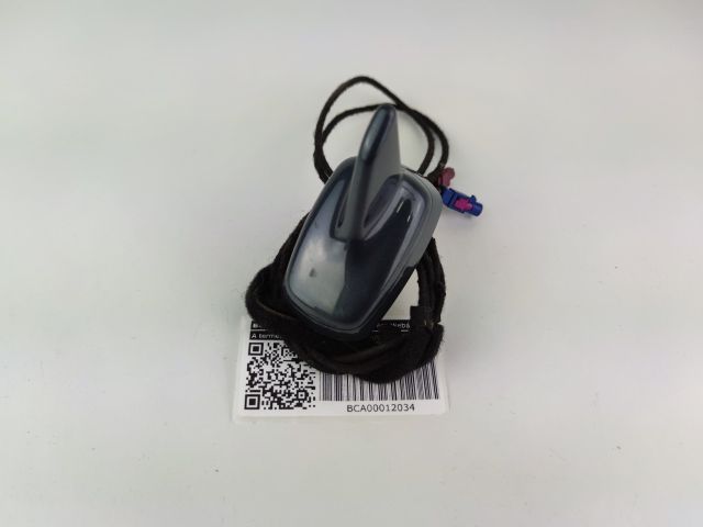 bontott AUDI A4 B8 Antenna