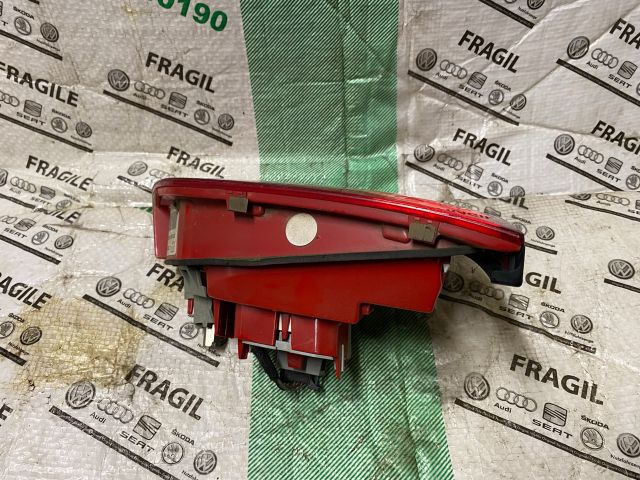 bontott AUDI A4 B8 Bal Belső Hátsó Lámpa