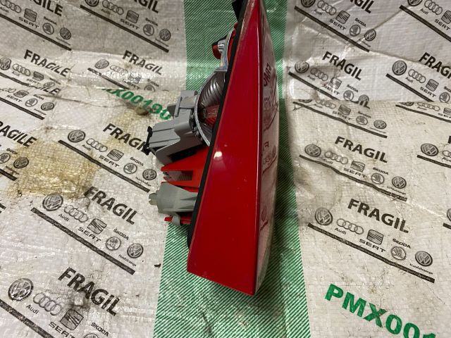 bontott AUDI A4 B8 Bal Belső Hátsó Lámpa