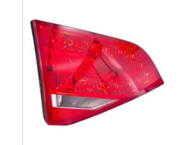 bontott AUDI A4 B8 Bal Belső Hátsó Lámpa