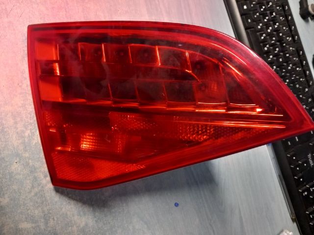 bontott AUDI A4 B8 Bal Belső Hátsó Lámpa