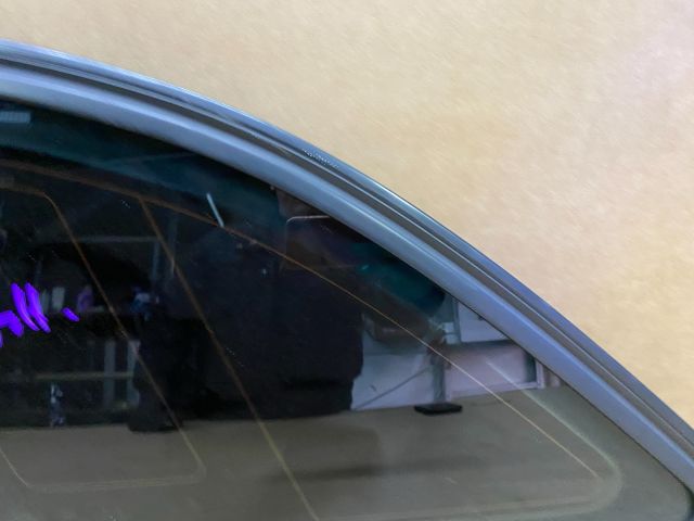 bontott AUDI A4 B8 Bal C Oszlop Oldalablak Üveg