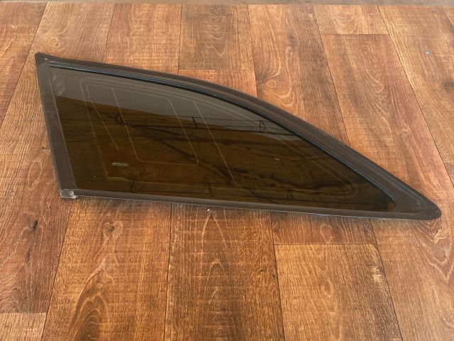 bontott AUDI A4 B8 Bal C Oszlop Oldalablak Üveg