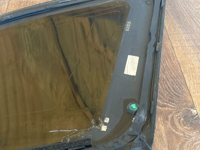 bontott AUDI A4 B8 Bal C Oszlop Oldalablak Üveg