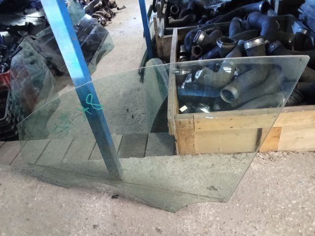 bontott AUDI A4 B8 Bal első Ablak