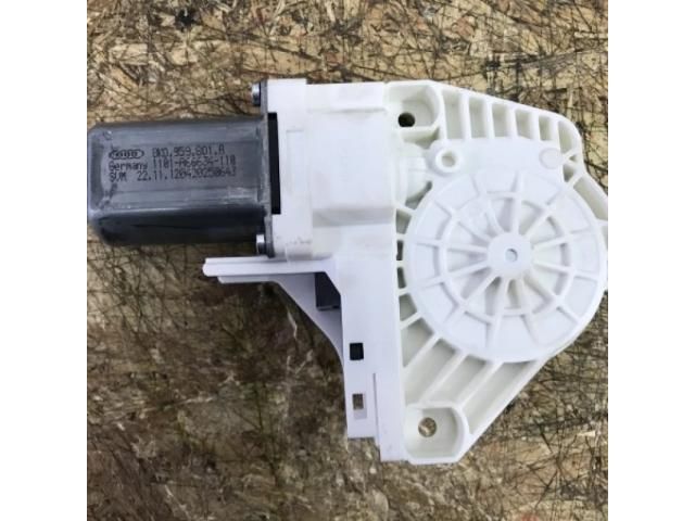 bontott AUDI A4 B8 Bal első Ablakemelő Motor