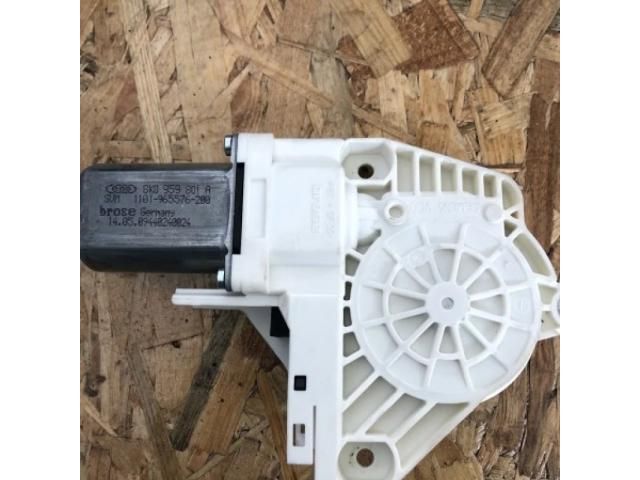 bontott AUDI A4 B8 Bal első Ablakemelő Motor