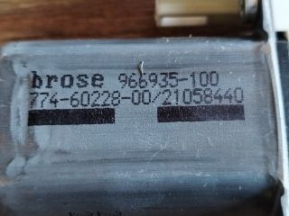 bontott AUDI A4 B8 Bal első Ablakemelő Motor