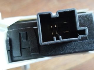 bontott AUDI A4 B8 Bal első Ablakemelő Motor