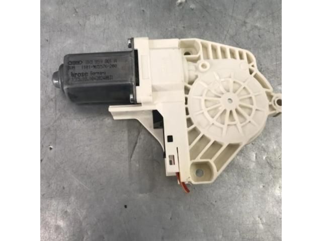 bontott AUDI A4 B8 Bal első Ablakemelő Motor