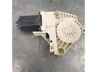 bontott AUDI A4 B8 Bal első Ablakemelő Motor