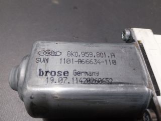 bontott AUDI A4 B8 Bal első Ablakemelő Motor