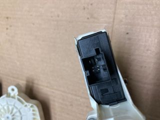 bontott AUDI A4 B8 Bal első Ablakemelő Motor