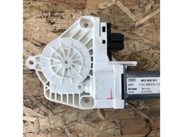 bontott AUDI A4 B8 Bal első Ablakemelő Motor