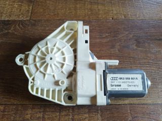 bontott AUDI A4 B8 Bal első Ablakemelő Motor