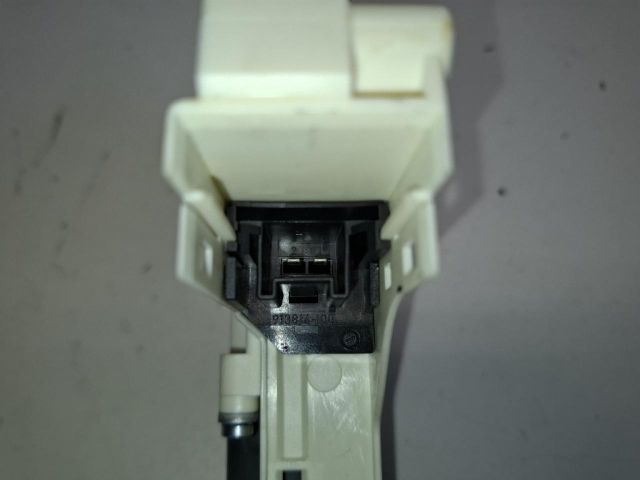 bontott AUDI A4 B8 Bal első Ablakemelő Motor