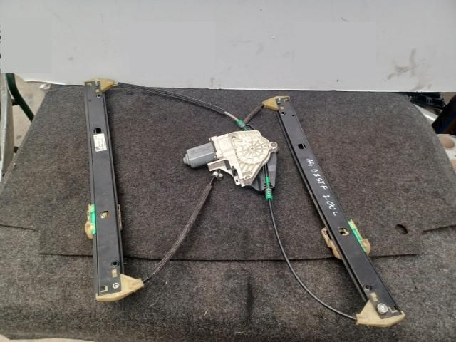 bontott AUDI A4 B8 Bal első Ablakemelő Szerkezet (Elektromos)