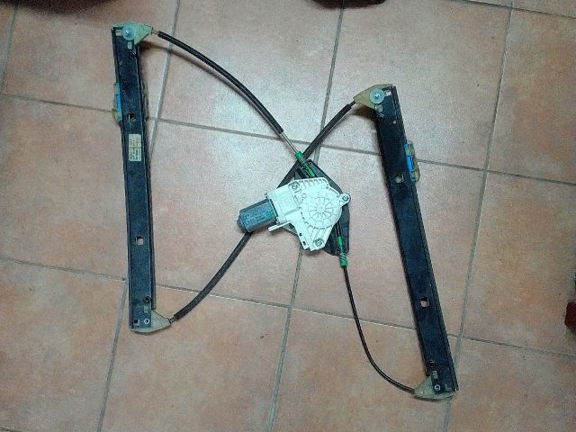 bontott AUDI A4 B8 Bal első Ablakemelő Szerkezet (Elektromos)