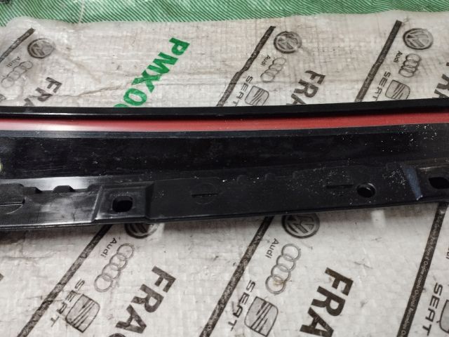 bontott AUDI A4 B8 Bal első Ajtó Díszléc