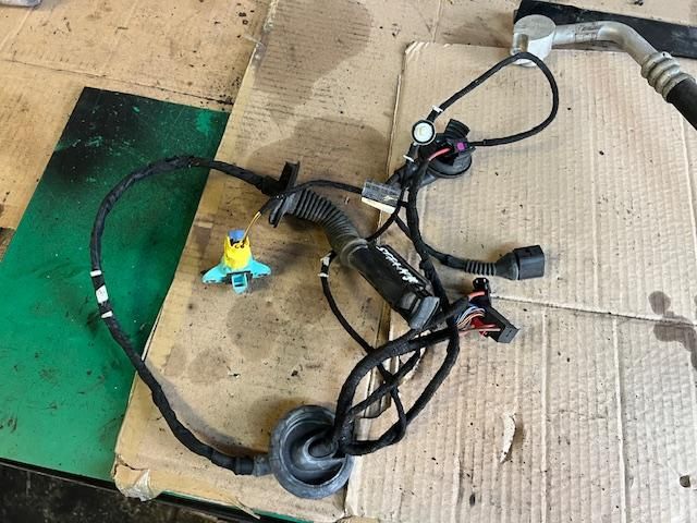 bontott AUDI A4 B8 Bal első Ajtó Kábelköteg