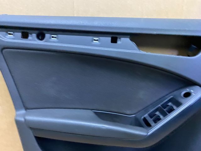 bontott AUDI A4 B8 Bal első Ajtó Kárpit