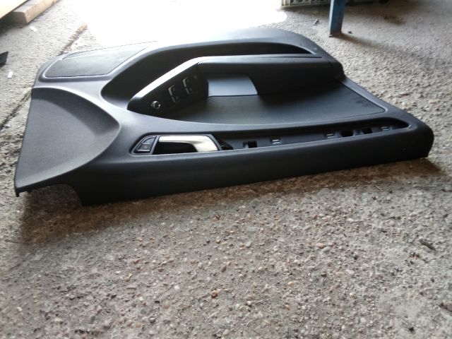 bontott AUDI A4 B8 Bal első Ajtó Kárpit