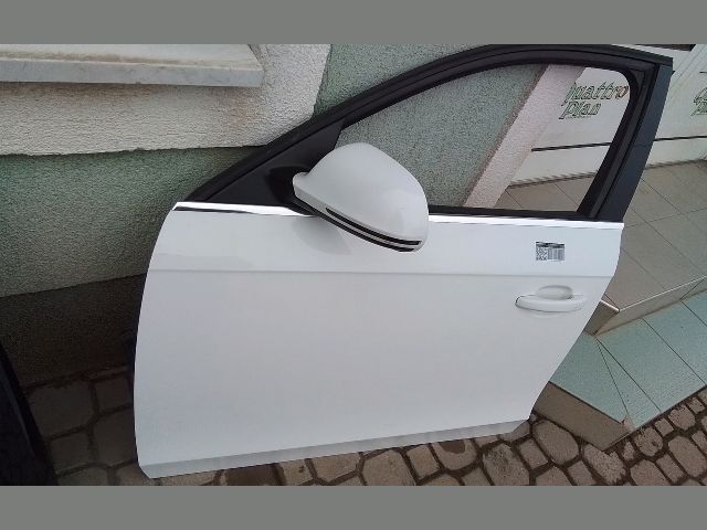 bontott AUDI A4 B8 Bal első Ajtó (Részeivel)