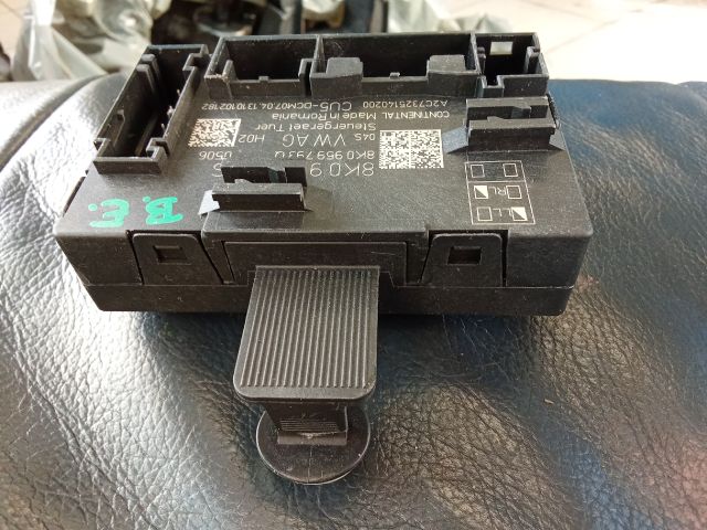 bontott AUDI A4 B8 Bal első Ajtó Vezérlőegység