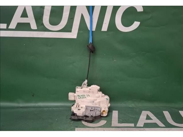 bontott AUDI A4 B8 Bal első Ajtózár