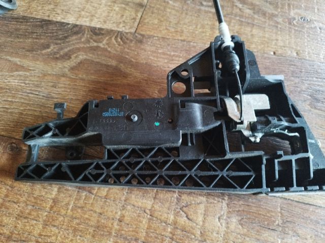 bontott AUDI A4 B8 Bal első Ajtózár