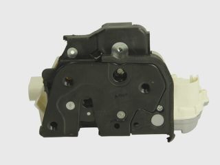 bontott AUDI A4 B8 Bal első Ajtózár