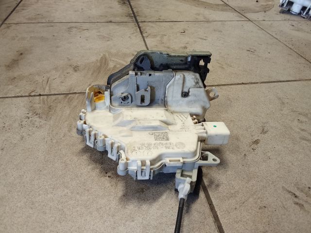 bontott AUDI A4 B8 Bal első Ajtózár