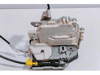 bontott AUDI A4 B8 Bal első Ajtózár