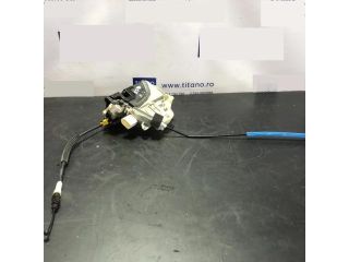 bontott AUDI A4 B8 Bal első Ajtózár