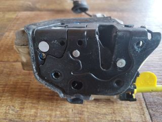 bontott AUDI A4 B8 Bal első Ajtózár