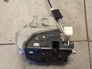 bontott AUDI A4 B8 Bal első Ajtózár