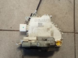 bontott AUDI A4 B8 Bal első Ajtózár